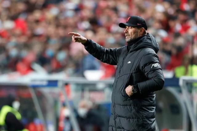 v站体育-克洛普：没针对曼城作改变 罗伯逊：扔打火机有好处